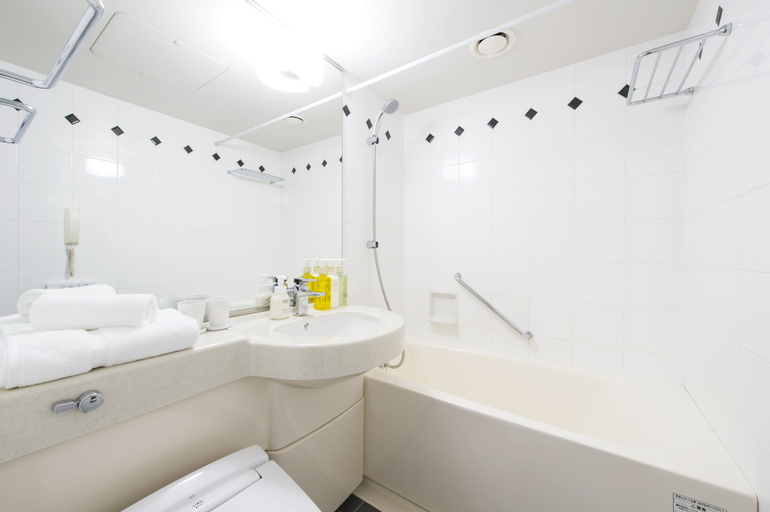 Bathroom 4