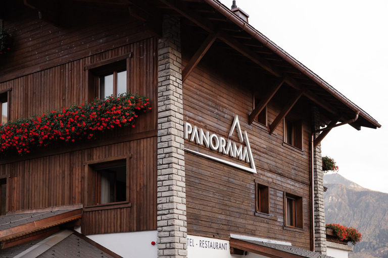 Exterior & Views