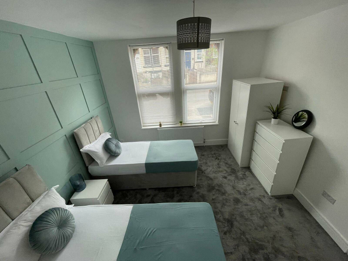Bedroom 5, Gilpit House, Leeds