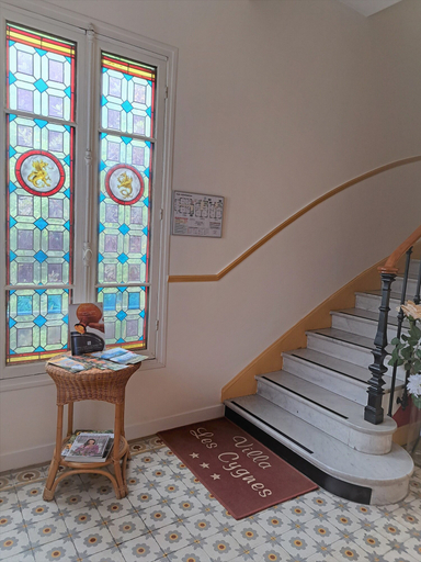 Others 4, Villa les Cygnes, Alpes-Maritimes