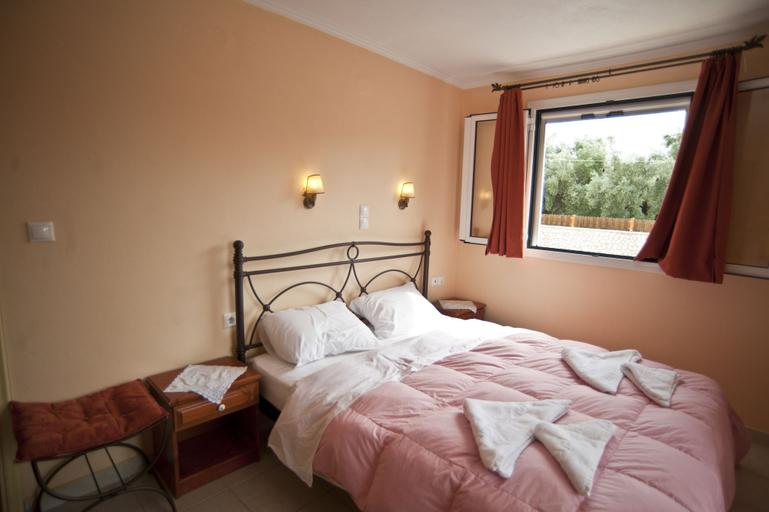 Bedroom 3, Villa Vita Holidays Apartments, Studios and Maisonettes, Ionian Islands