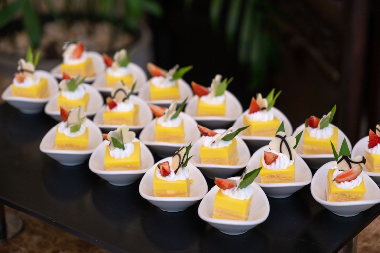 Food & Drinks 11