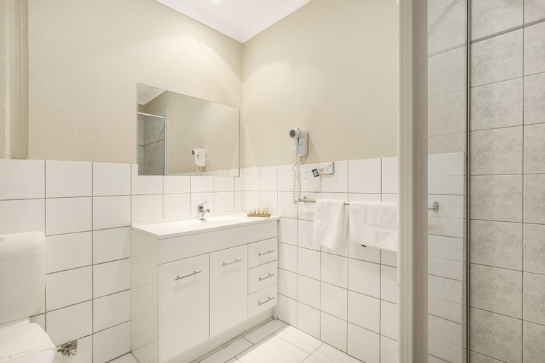 Bathroom 4, Ciloms Airport Lodge, Hume - Broadmeadows