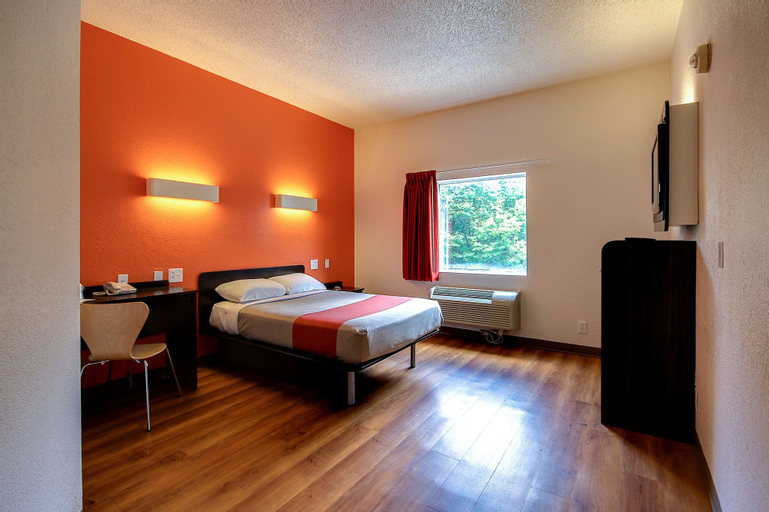 Bedroom 9