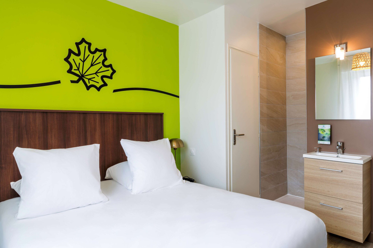 Bedroom 2, Sure Hotel by Best Western Argentan, Orne