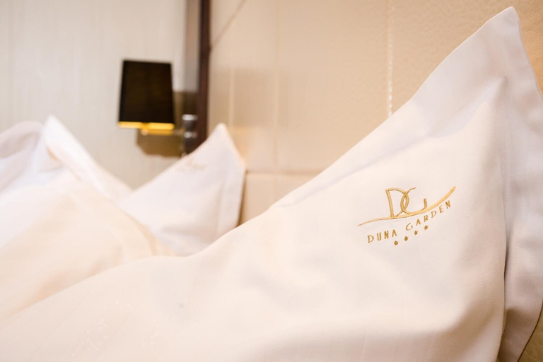 Bedroom 2, Duna Garden Hotel, Budapesti