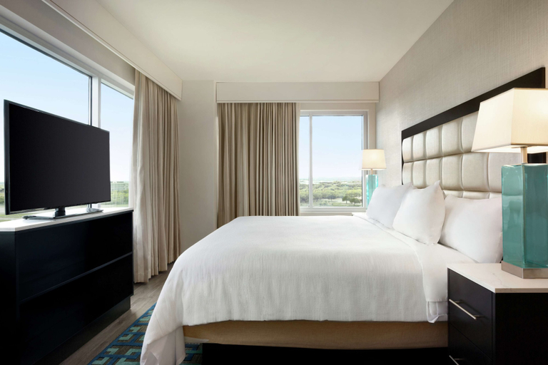 Bedroom 3, Embassy Suites by Hilton San Antonio Landmark, Bexar