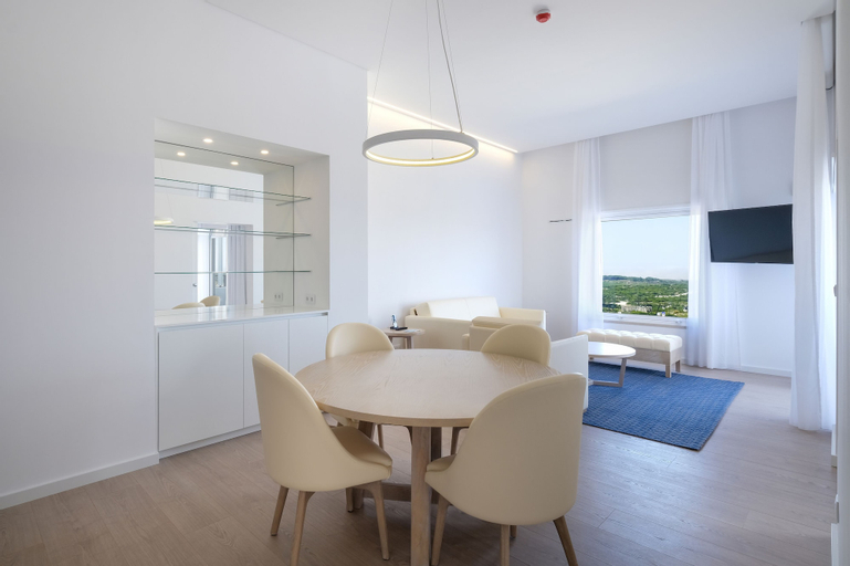 Dining Room 7