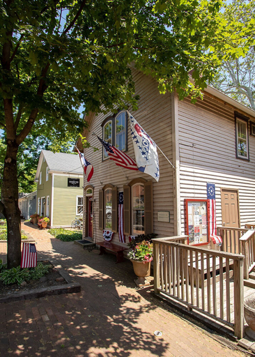Exterior & Views 2, Country Squire Inn & Suites, Coshocton