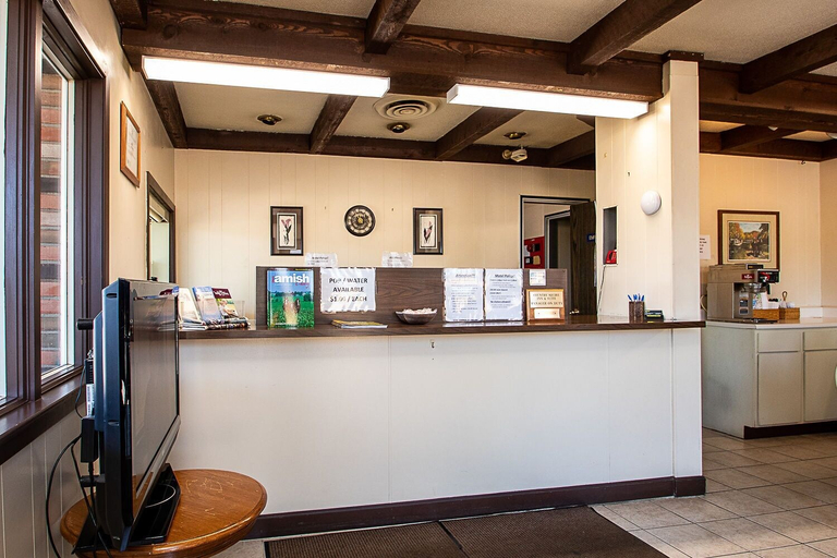 Others 5, Country Squire Inn & Suites, Coshocton