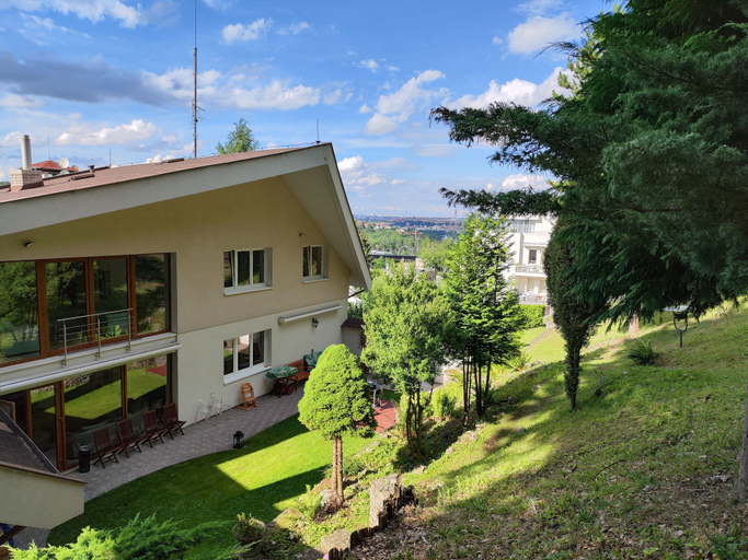 Exterior & Views 2, Vila Prag, Praha 5