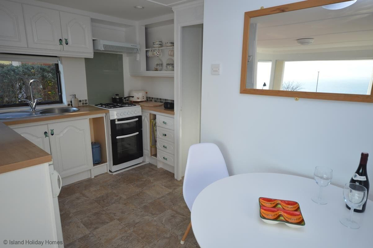 Others 5, Bonito, Isle of Wight