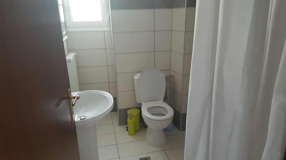 Bathroom 5, Varmy, Crete