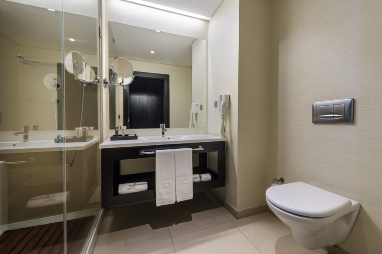 Bathroom 5, Hotel Baía, Ingombota