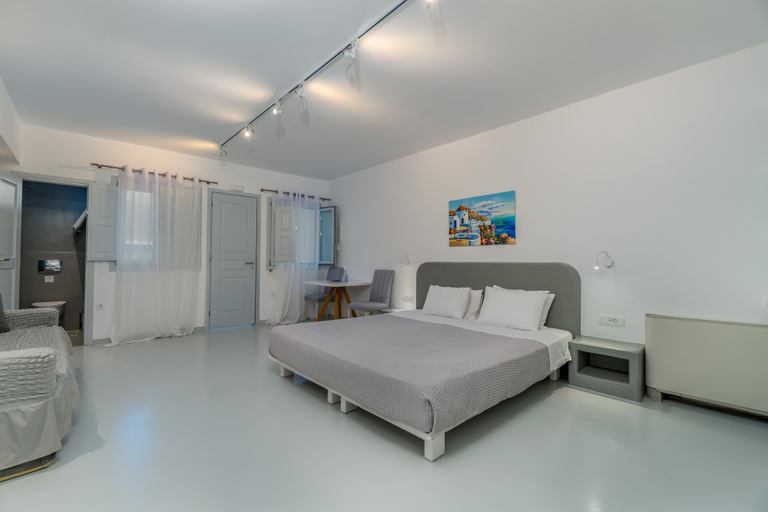 Bedroom 3, Central Fira, South Aegean