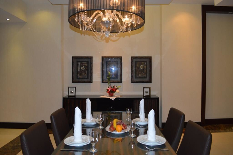 Dining Room 15