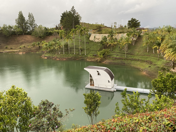 Others 5, La trinidad, Guatapé