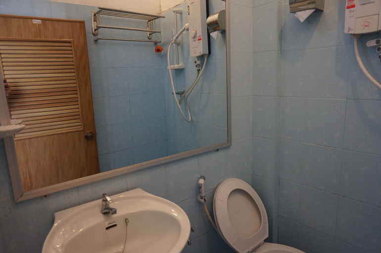 Bathroom 4
