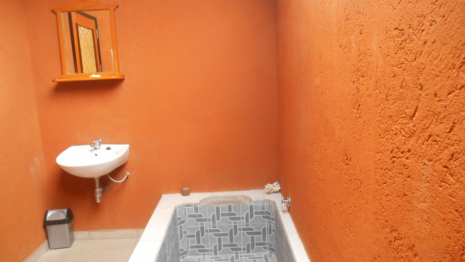Bathroom 3, The Local Menjangan, Buleleng