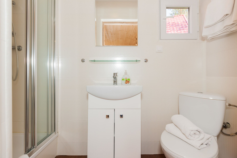 Bathroom 4, Bursztyn Medical SPA & Wellness, Sławno
