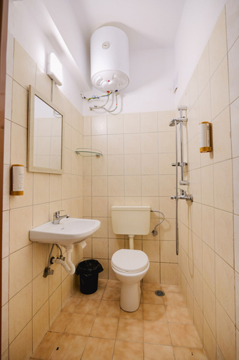 Bathroom 3, Hotel Mema, Vlorës