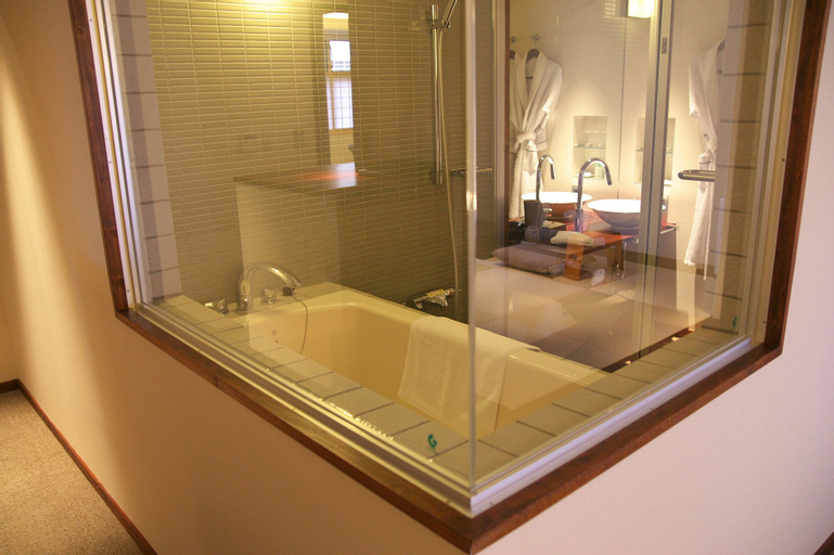 Bathroom 7