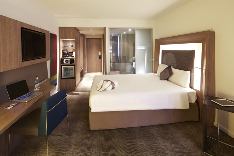 Bedroom 4, Novotel London Blackfriars, London