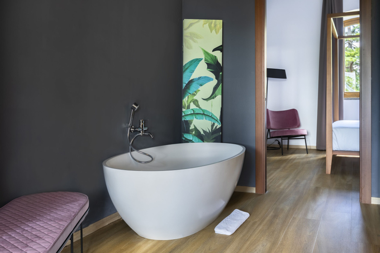 Bathroom 4