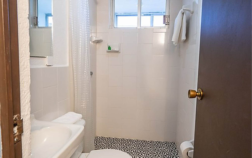 Bathroom 4, Hotel Delf-inn, Cuernavaca