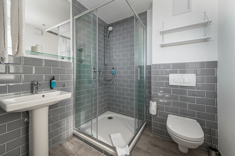 Bathroom 5, Hotel Das Q, Tuttlingen