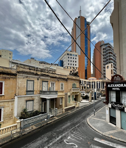 Exterior & Views 2, Bookarest Hostel Malta, St Julian's