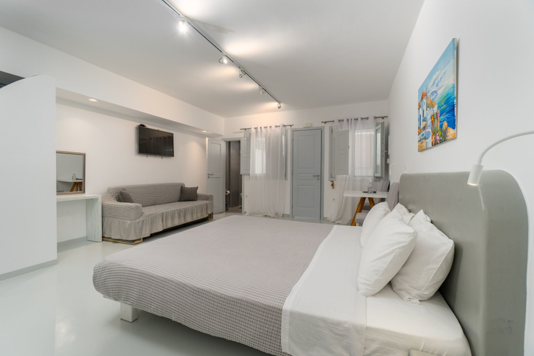 Bedroom 2, Central Fira, South Aegean