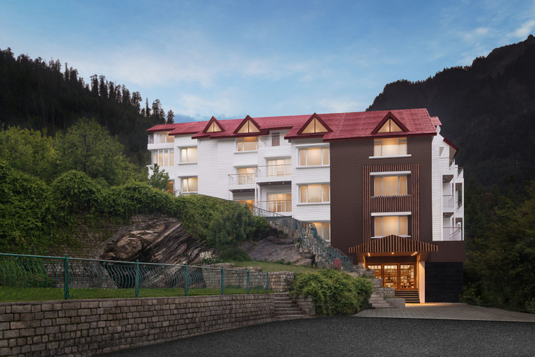 Exterior & Views