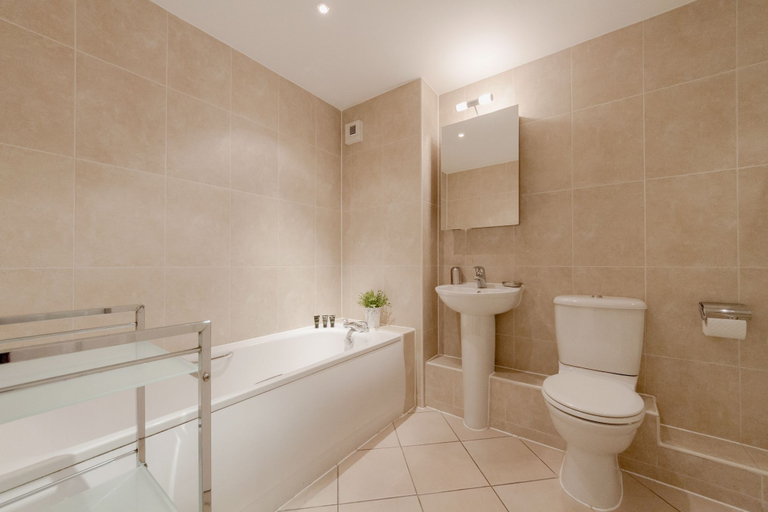 Bathroom 2, Roomspace Apartments -The Courtyard, London