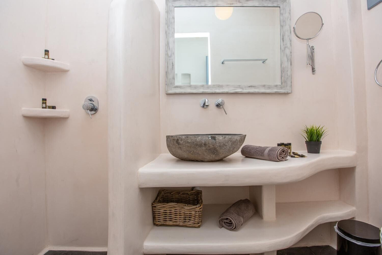 Bathroom 5, Ampelos Prokopios, South Aegean
