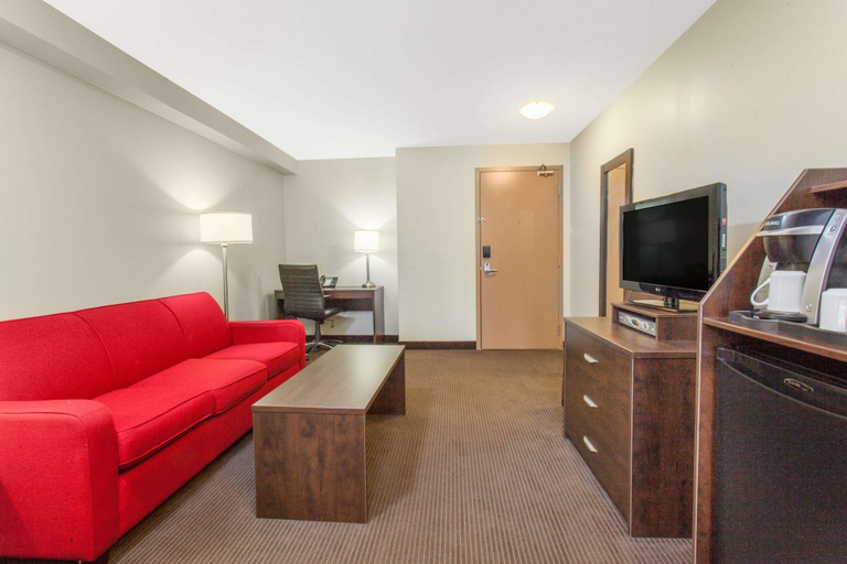 Others 5, Super 8 by Wyndham Red Lake ON, Kenora