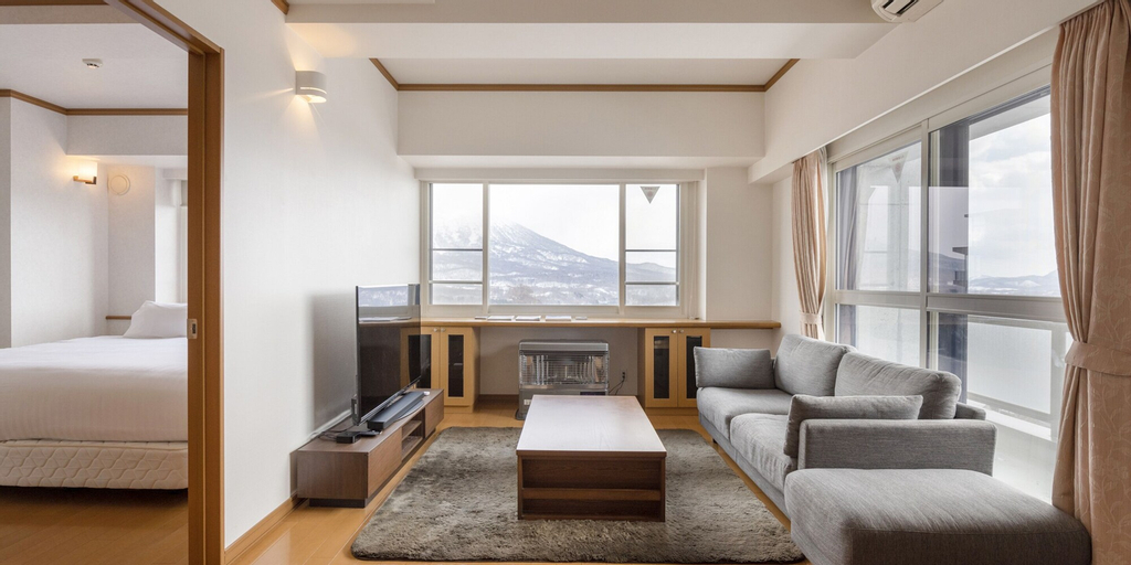 Mountainside Palace, Kutchan