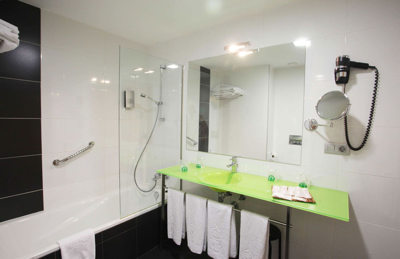 Bathroom 4, ELE Enara Boutique Hotel, Valladolid