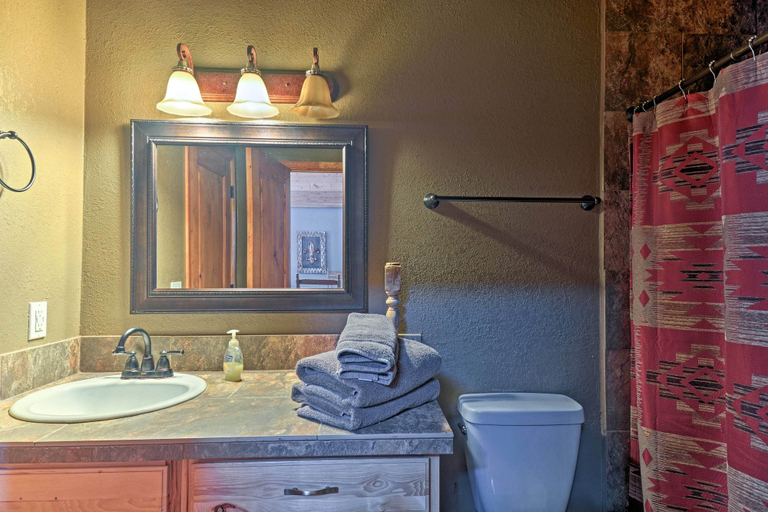 Bathroom 3, Flagstaff Cabin on 5 Acres w/ Fireplace & Fire Pit, Coconino