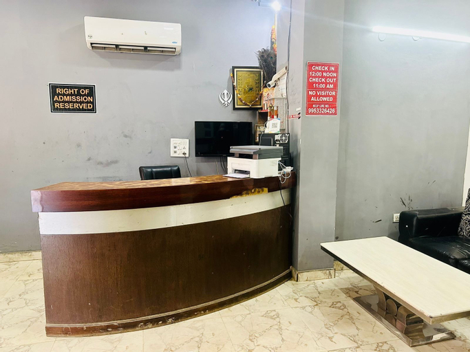 Hotel Green Arrow Rohini, West