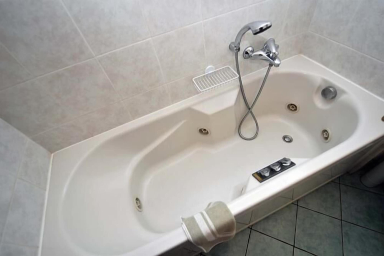 Bathroom 4, Hotel Beau Sejour, Aosta