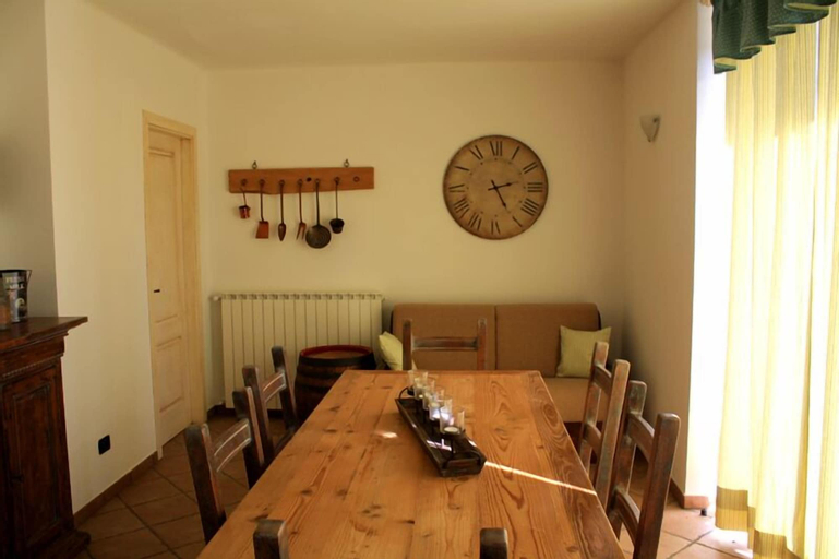 Dining Room 7
