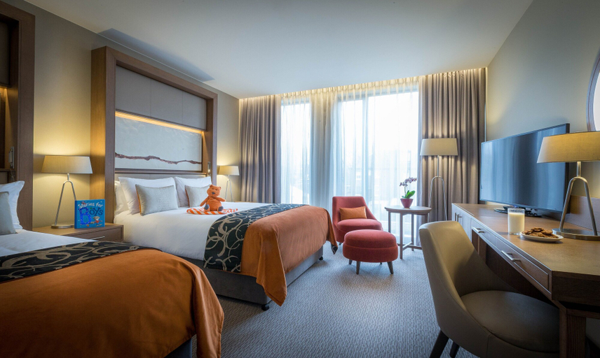 Bedroom 1, Clayton Hotel Chiswick, London