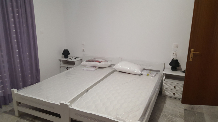 Bedroom 4, Varmy, Crete