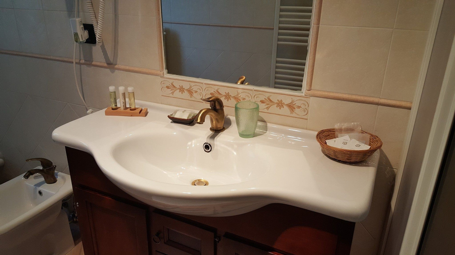 Bathroom 5