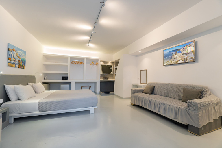 Bedroom 3, Central Fira, South Aegean