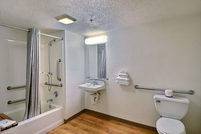 Bathroom 4