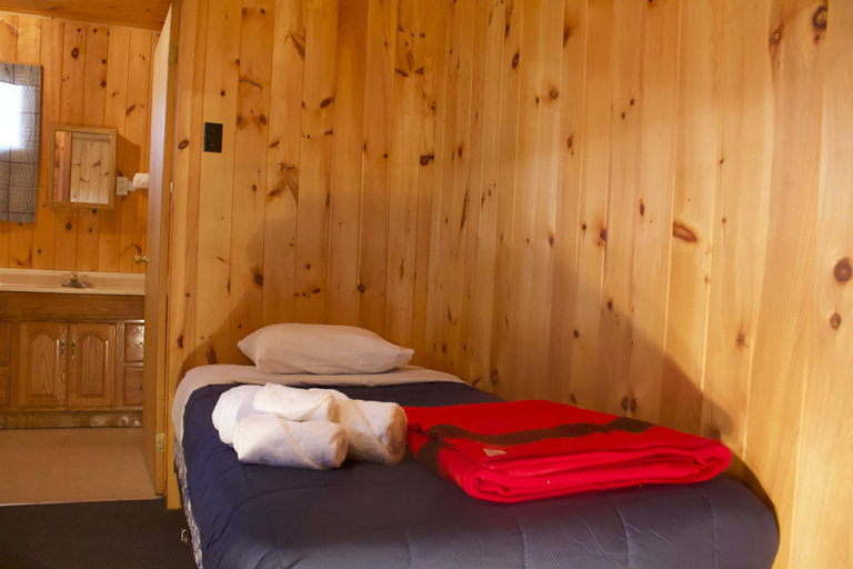 Bedroom 5, White Birch Lodge, Kenora