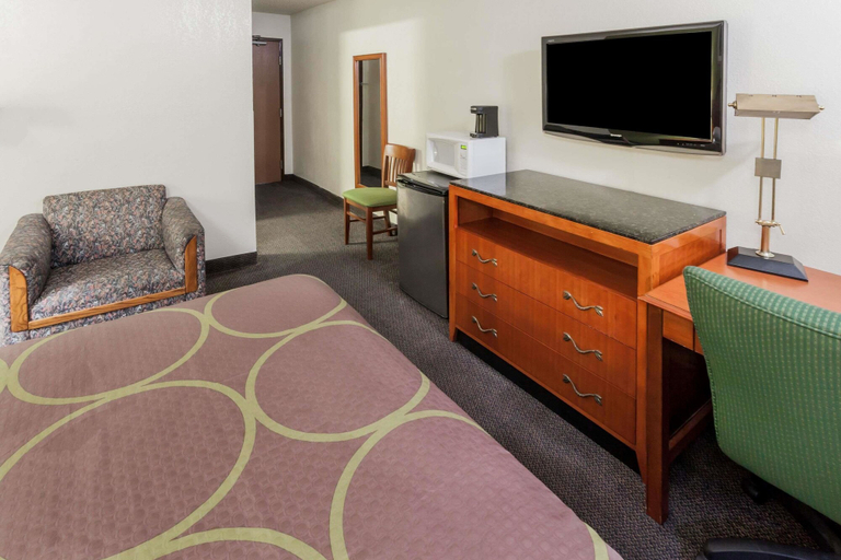 Others 5, Super 8 by Wyndham Merrillville, Lake