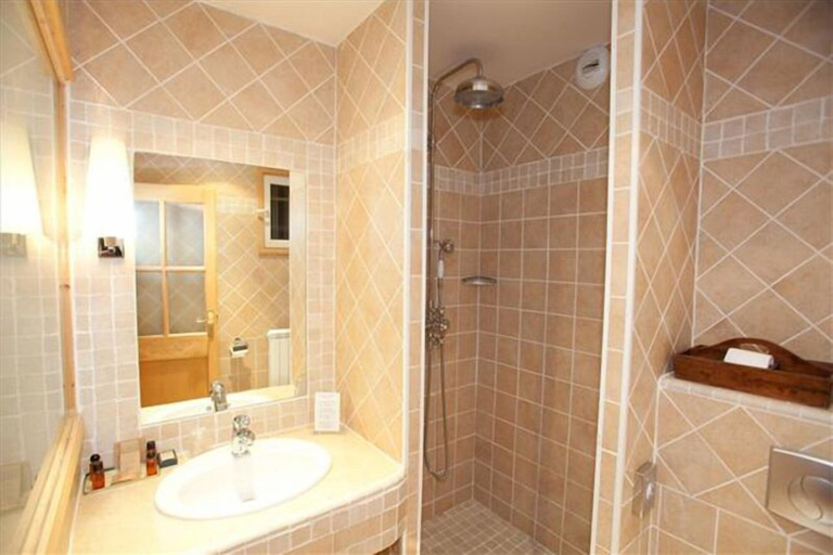 Bathroom 5, Le Chalet d'Auron, Alpes-Maritimes